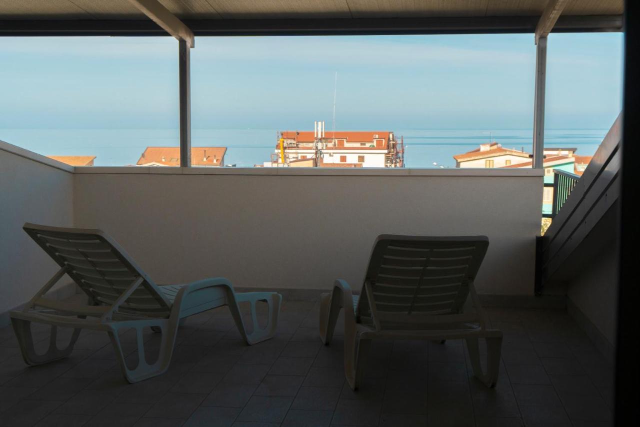 B&B Pitagora Roseto Capo Spulico Exteriör bild